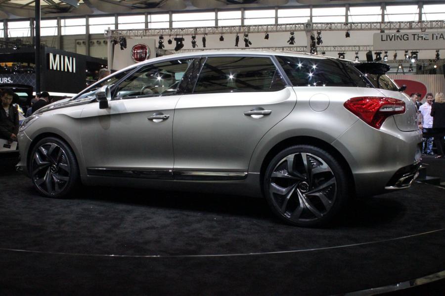  Citroen DS5 2012 года  (фото 103 из 182)